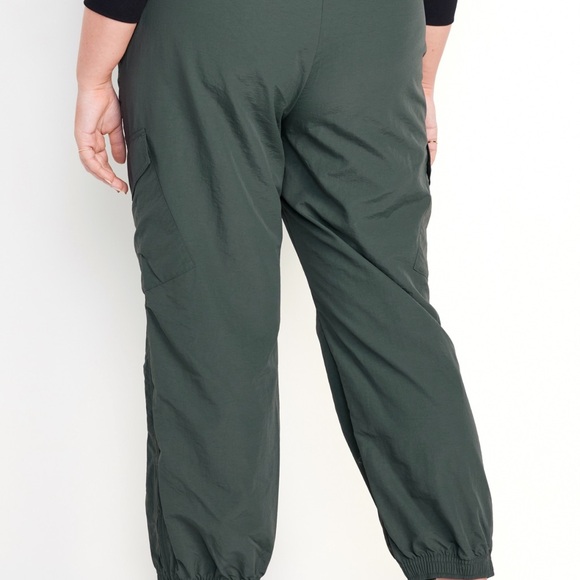 NWT OLD NAVY High-Waisted Ankle-Zip Cargo Joggers Color Dark Ivy Size Medium - Picture 7 of 8